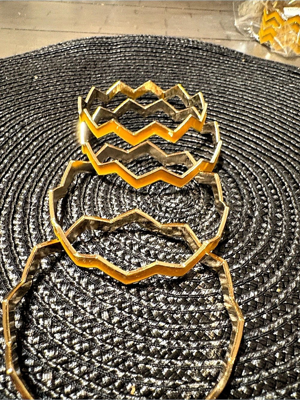 Zigzag Bracelet in Gold NWT
